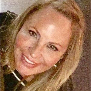 Meet your Posher, Mercedes